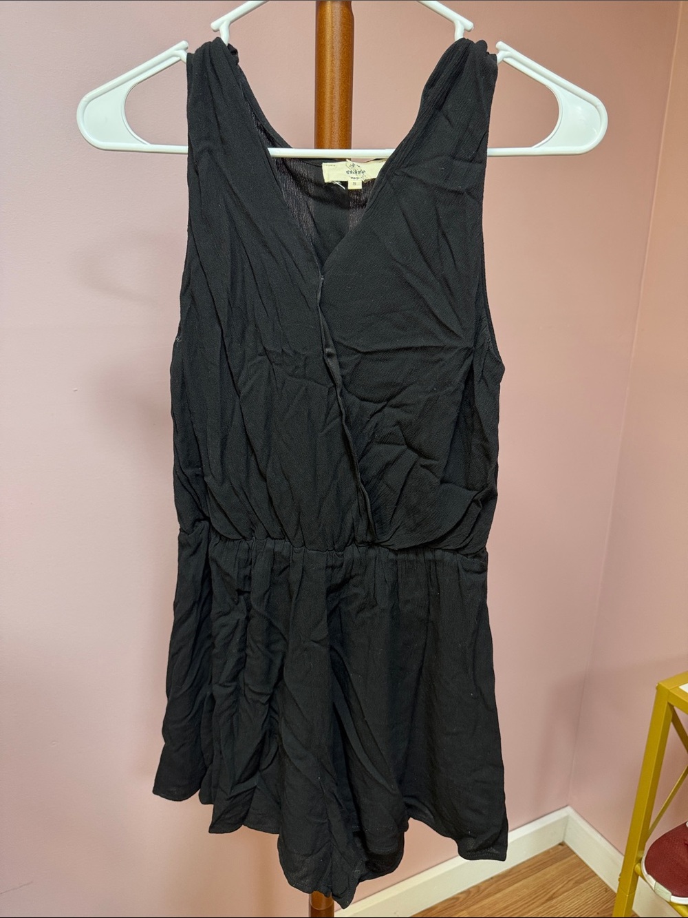 entro Black Sleeveless Romper